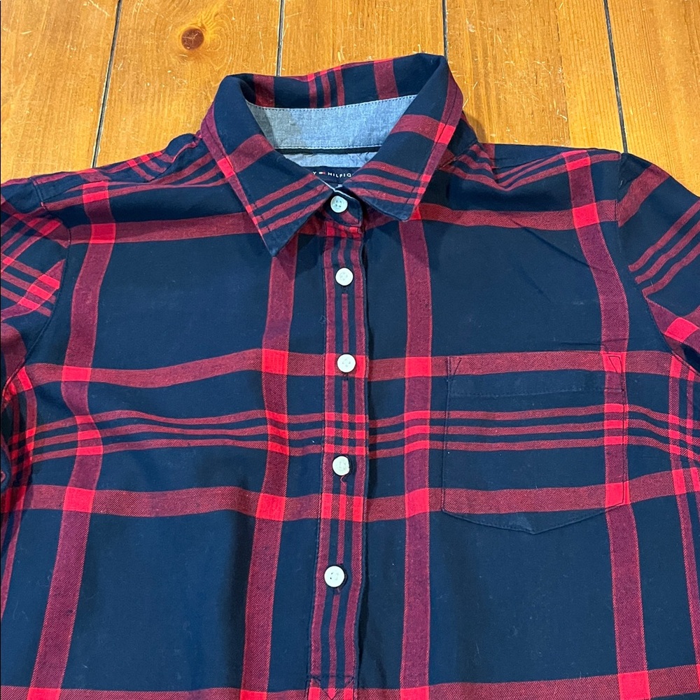 Tommy Hilfiger Blue Red Plaid Pull Over Shirt Women’s Size M EUC - Picture 3 of 12
